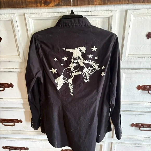 Black Floral Embroidered Women's Blouse - Picture 2 of 2